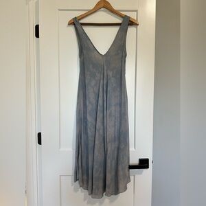 Urban Outfitters | Silence + Noise V-neck tie dye dress (size XS)
